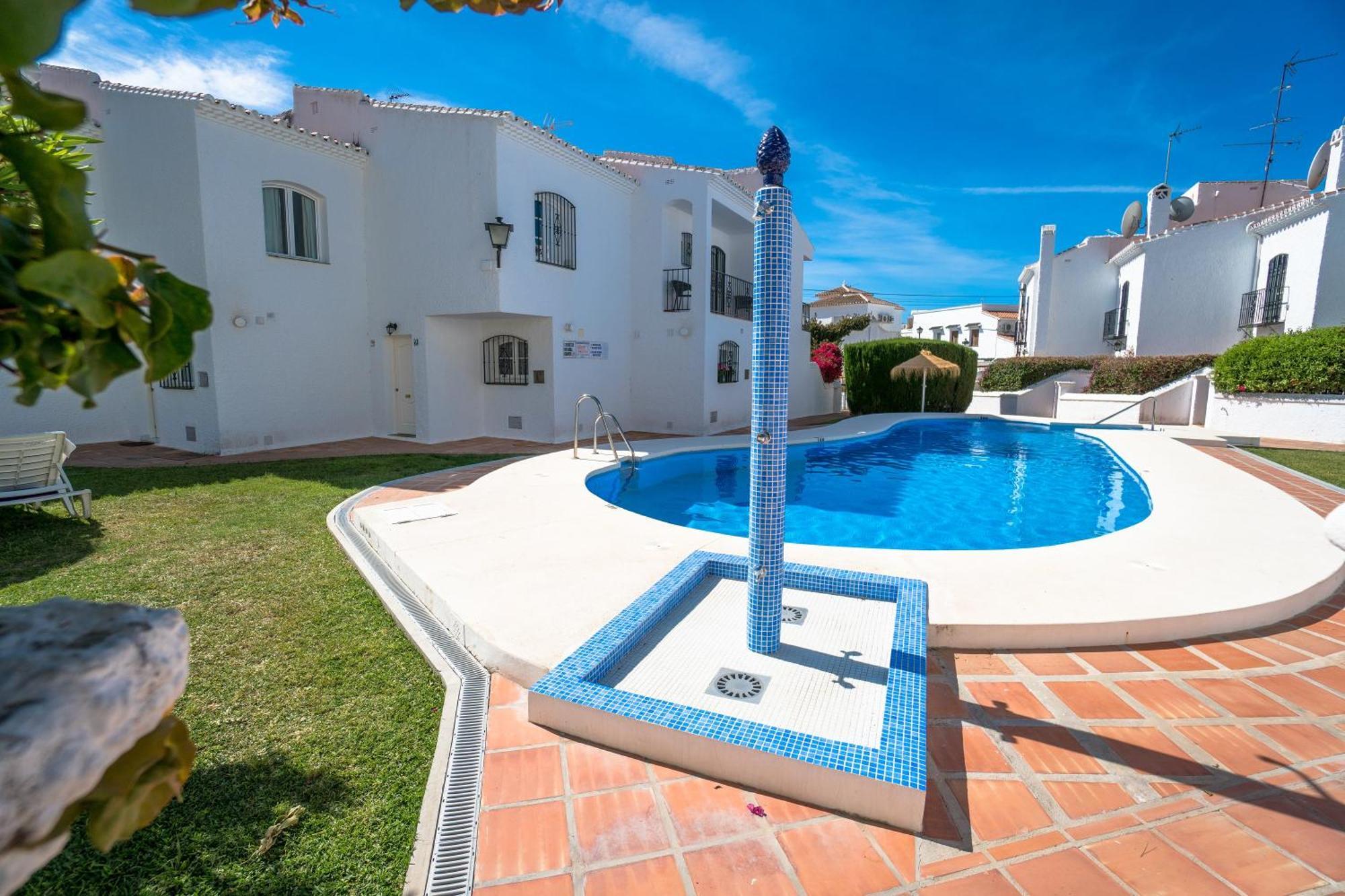 Los Pinos 19 Menyber Nerja Exterior photo